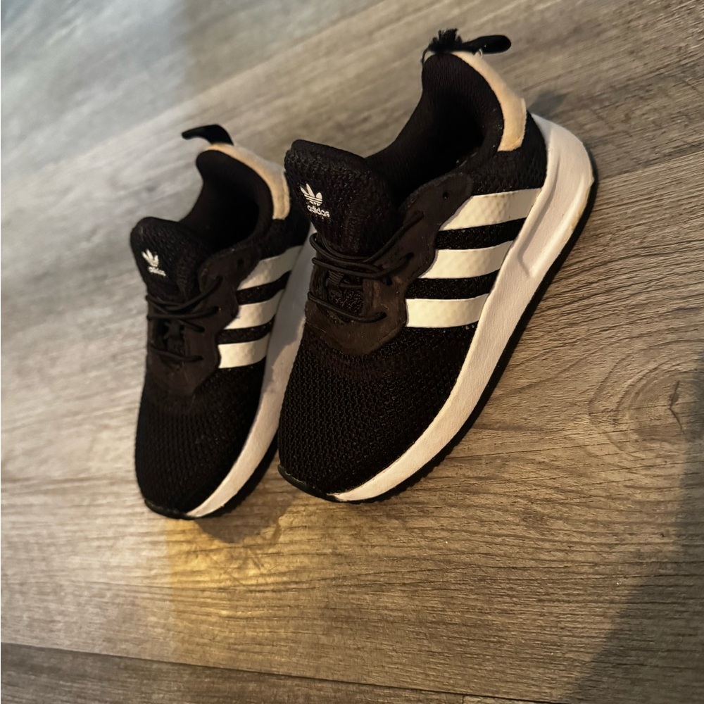 Adidas Black and White Sneakers Sleek Design